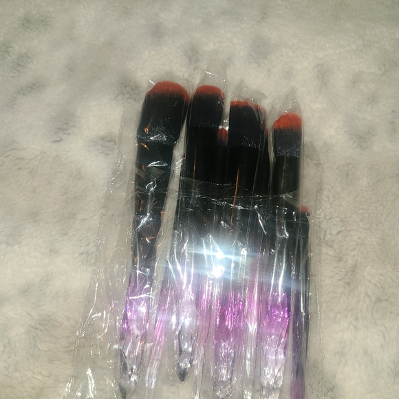 NEW !! Make up brushes!! - Picture 4 of 4